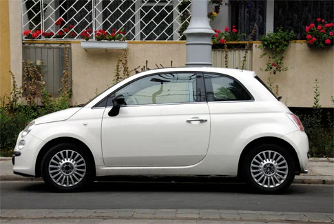 fiat 500 weißer Fiat 500 – Beispiel für Gebrauchtwagenankauf Zirndorf